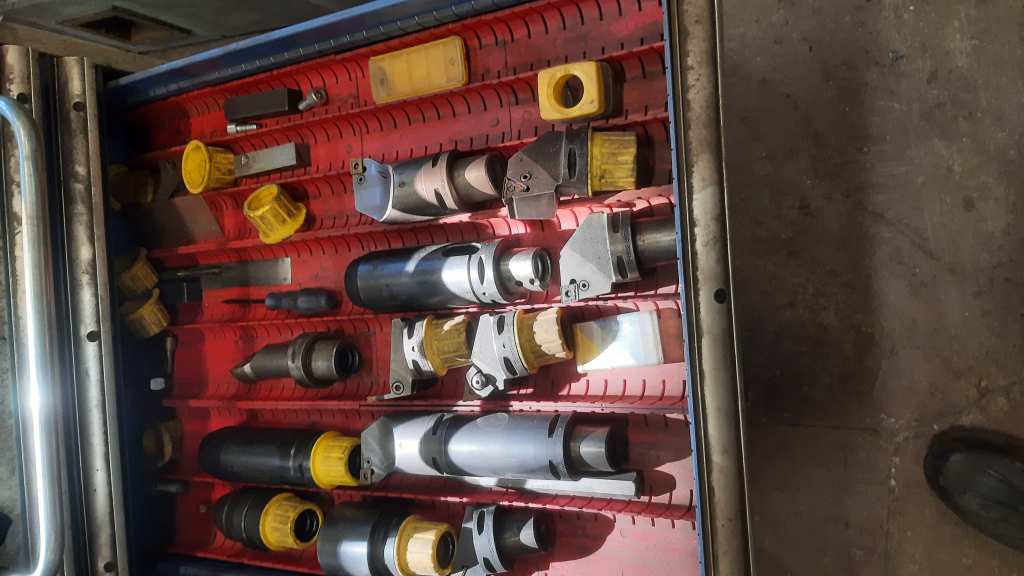 VDF BOHRINGER CNC vezérlés NCT 90 Kapacitás 1000/ 3000 Csúszóval 670 Orsós fúrás 128 Vezetékek köszörülés kuva 4
