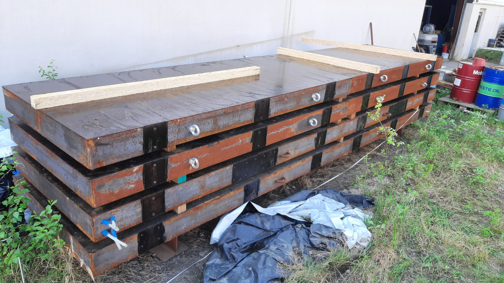BEARBETADE STÅLPLATOR 1500 X 6000 2ST 1500 X 3000 4ST Med betongstomme, alternativ för uppvärmning av vattencirkulation
