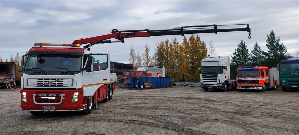 Volvo FM9 6x2 kézi daruval kuva 3
