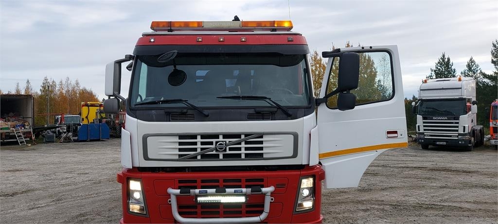 Volvo FM9 6x2 kézi daruval kuva 4