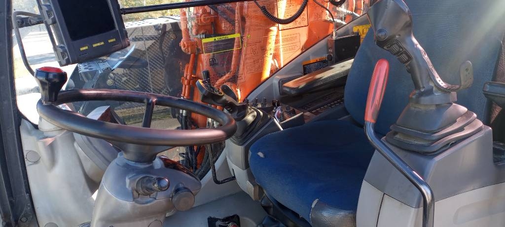 Hitachi ZX 140 W kuva 12
