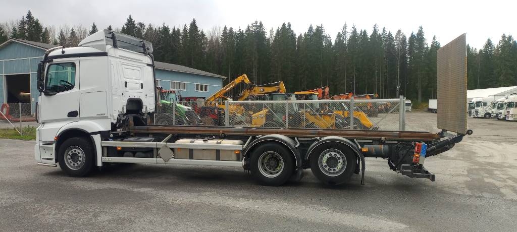 Mercedes-Benz Actros L2553 6x2 kuva 6