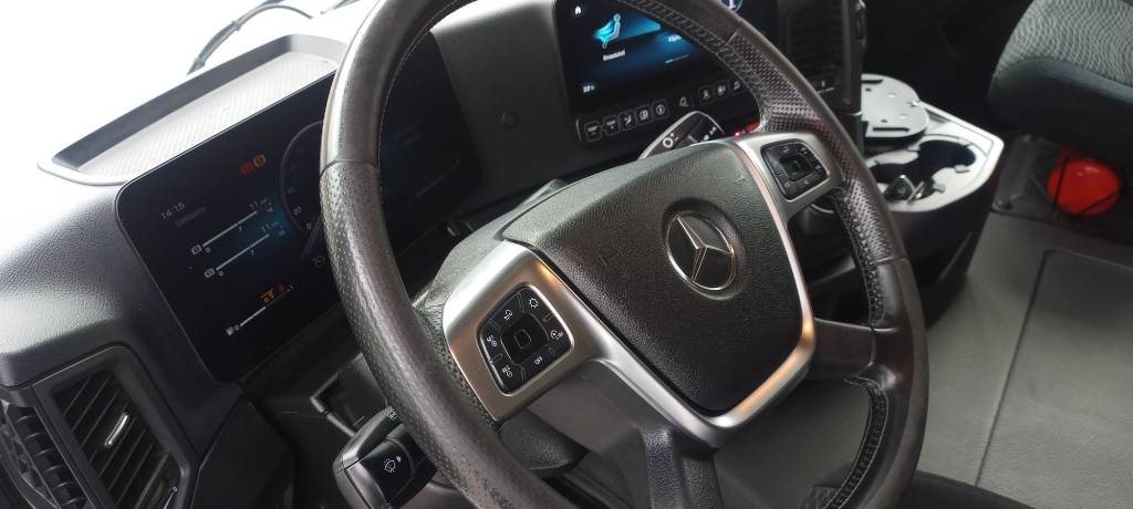 Mercedes-Benz Actros L2553 6x2 kuva 12