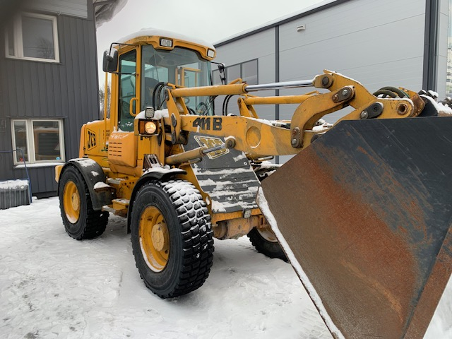 JCB 411 B