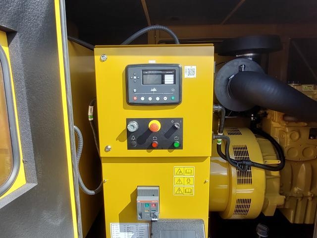 CAT DE300E0 ELŐNYÍLÁS, SZINKRONPANEL kuva 3