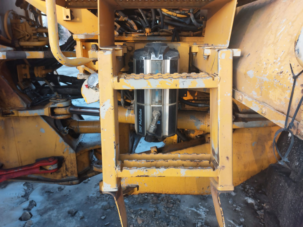 VOLVO L220E kuva 8
