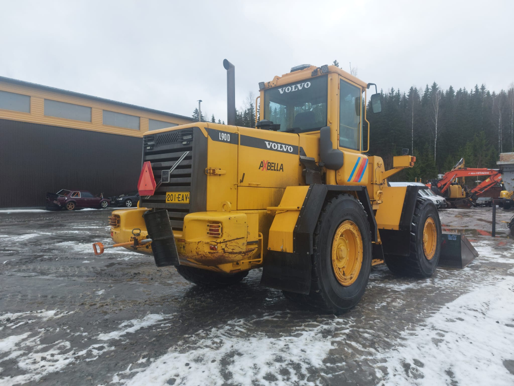 VOLVO L90D kuva 3