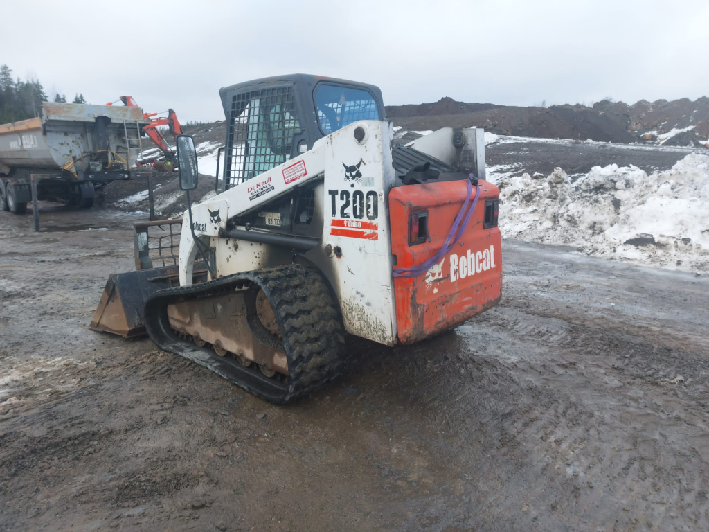 BOBCAT T200 kuva 4