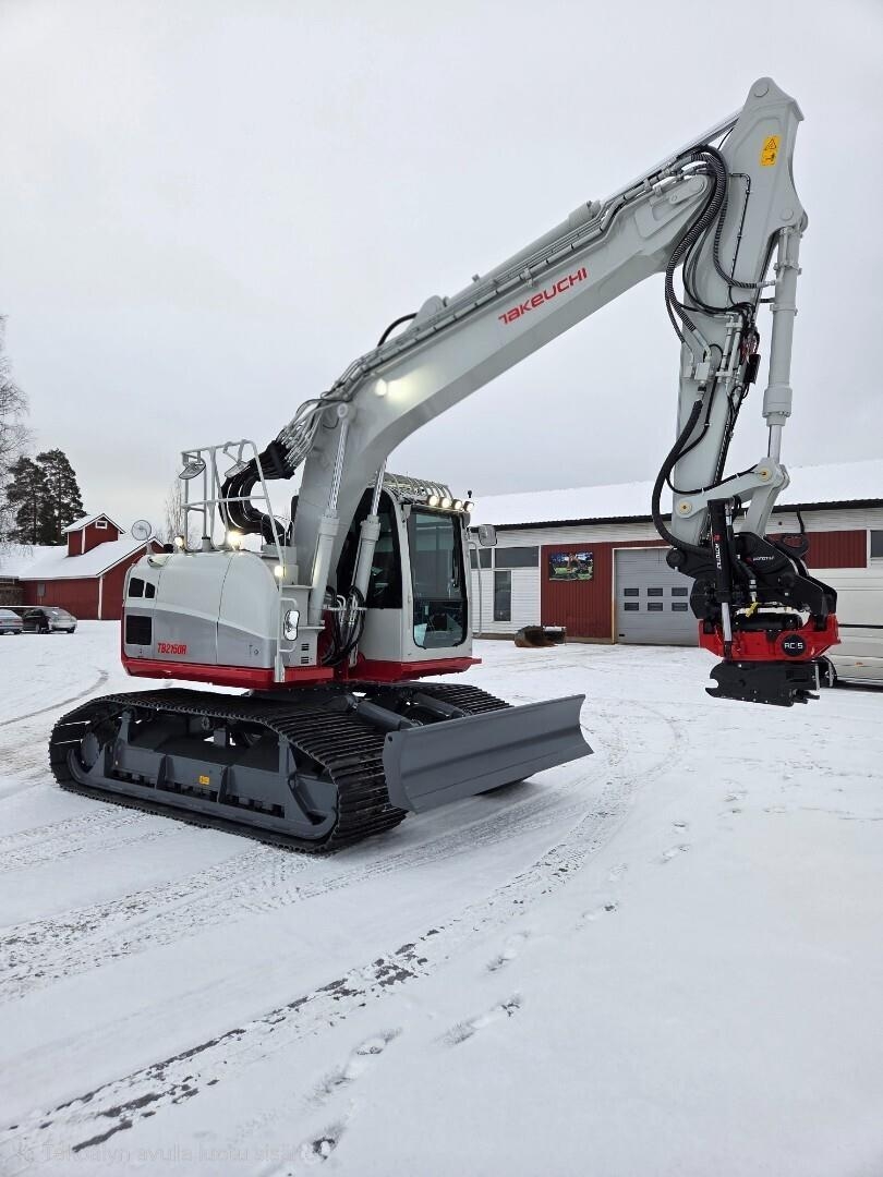 Lesnická platforma Takeuchi TB3150R kuva 6