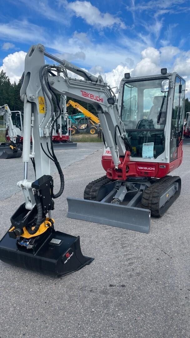 Takeuchi TB230 Engcon kuva 3