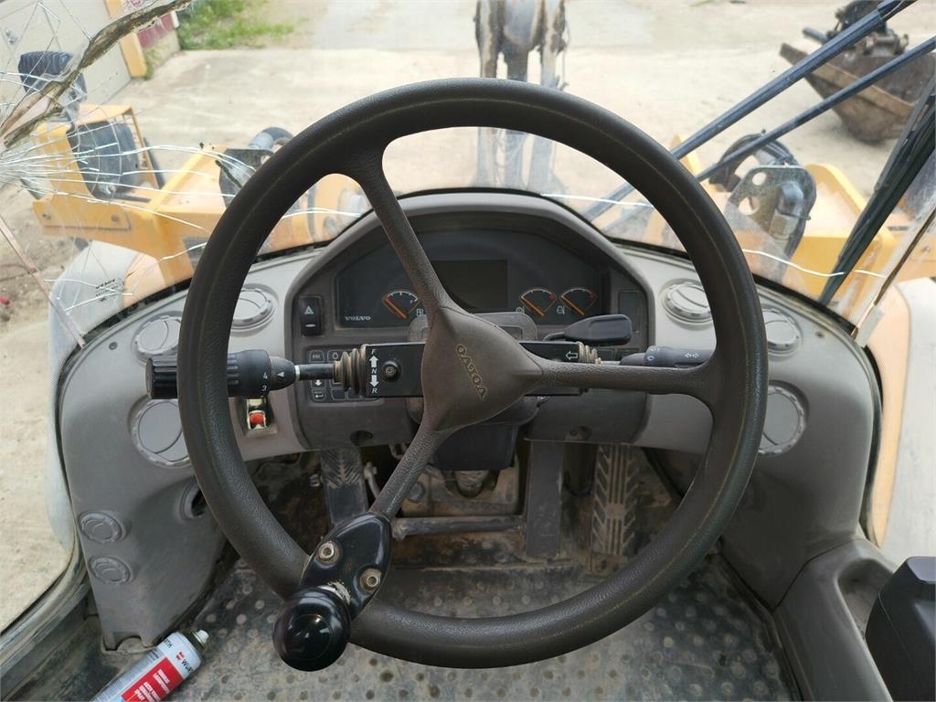 VolvoL120G kuva 4