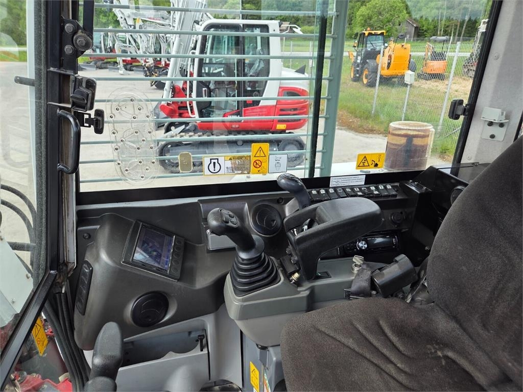 Takeuchi TB280FR kuva 13
