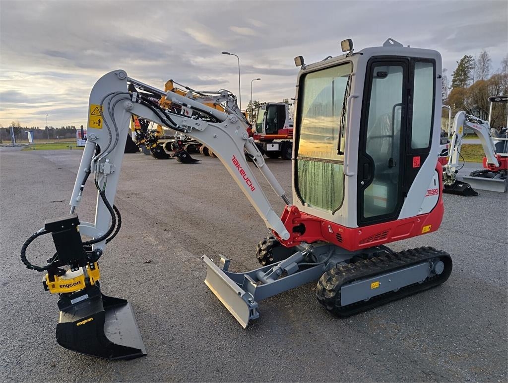 Takeuchi TB320 NUEVO