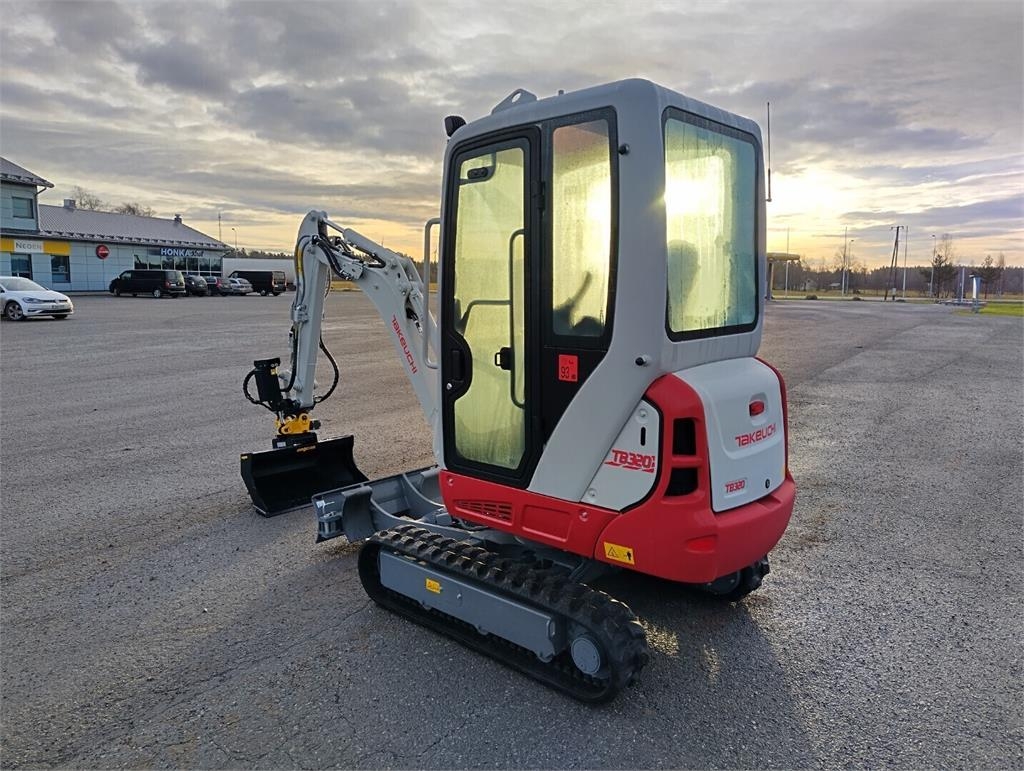 Takeuchi TB320 JAUNS kuva 3