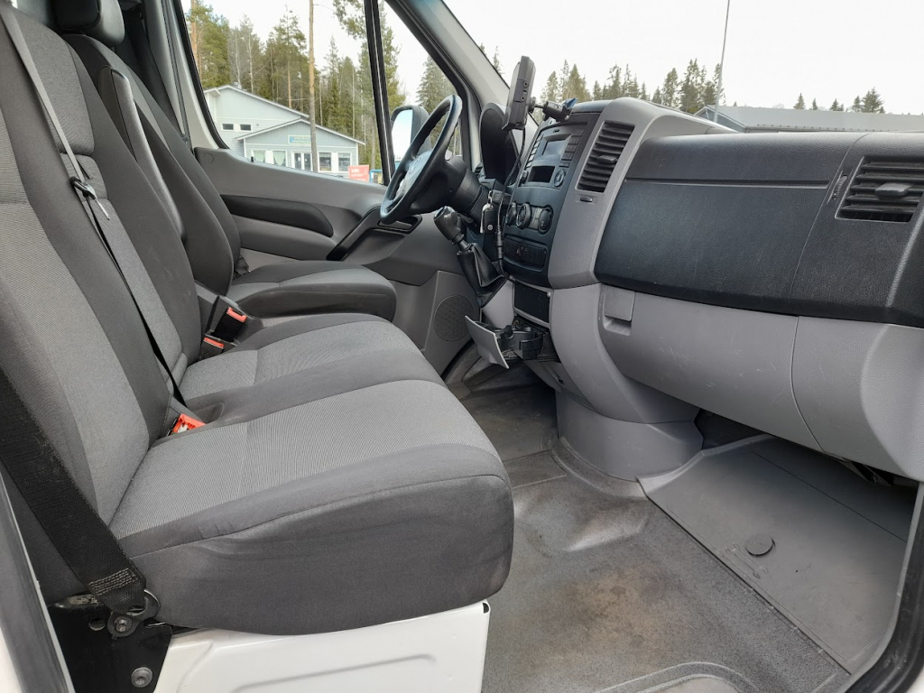 VW Crafter 35 TDI van 120kw skrzynia + winda pl-lift Euro 5 kuva 6