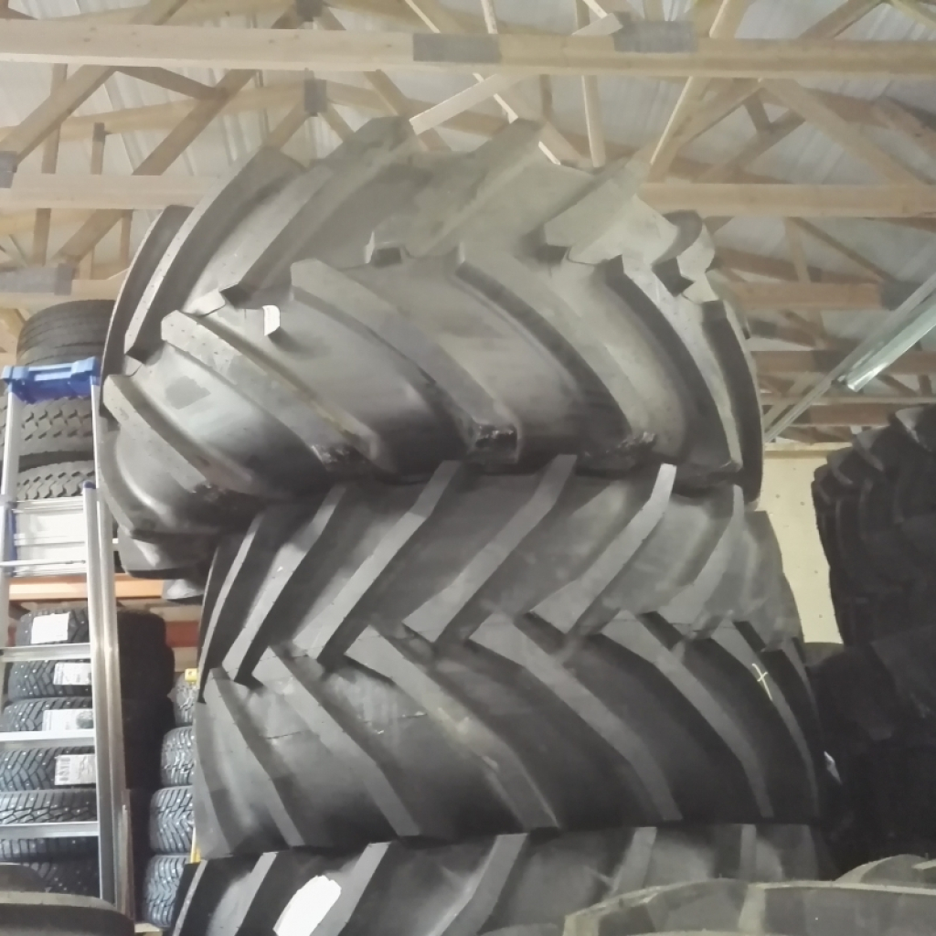 НОВІ ВЕЛИКІ ТРАКТОРНІ ШИНИ Michelin Taurus Trelleborg kuva 2