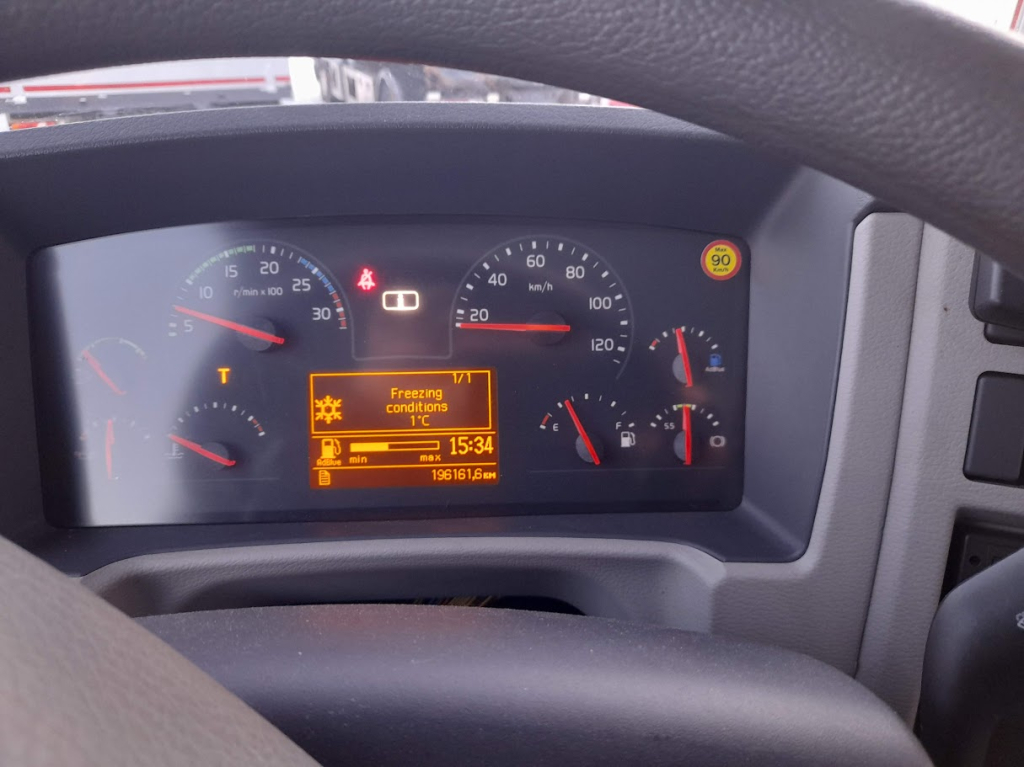 VOLVO FL 210 umpikori Carrier Xarios 600 kuva 9