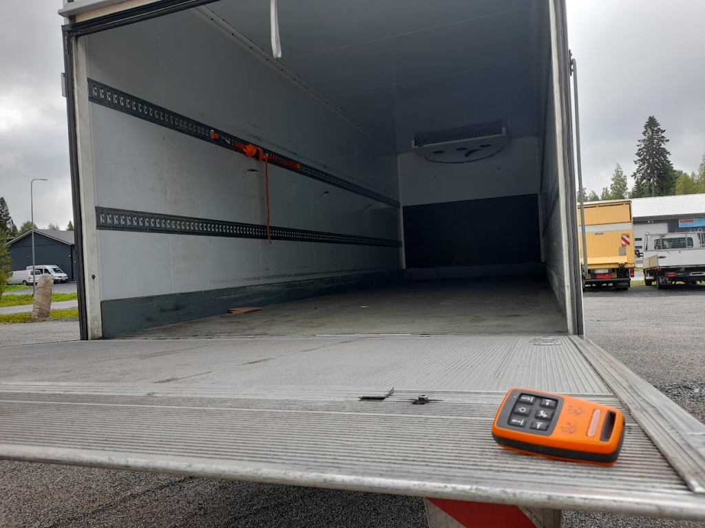 VOLVO FL 210 umpikori Carrier Xarios 600 kuva 11