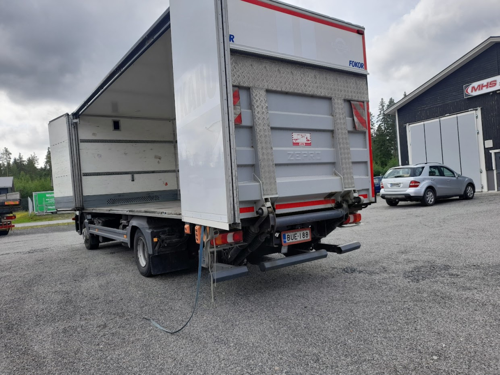 MB Atego 918 mit vollständiger Seitenöffnung + Karosserieheizung kuva 3