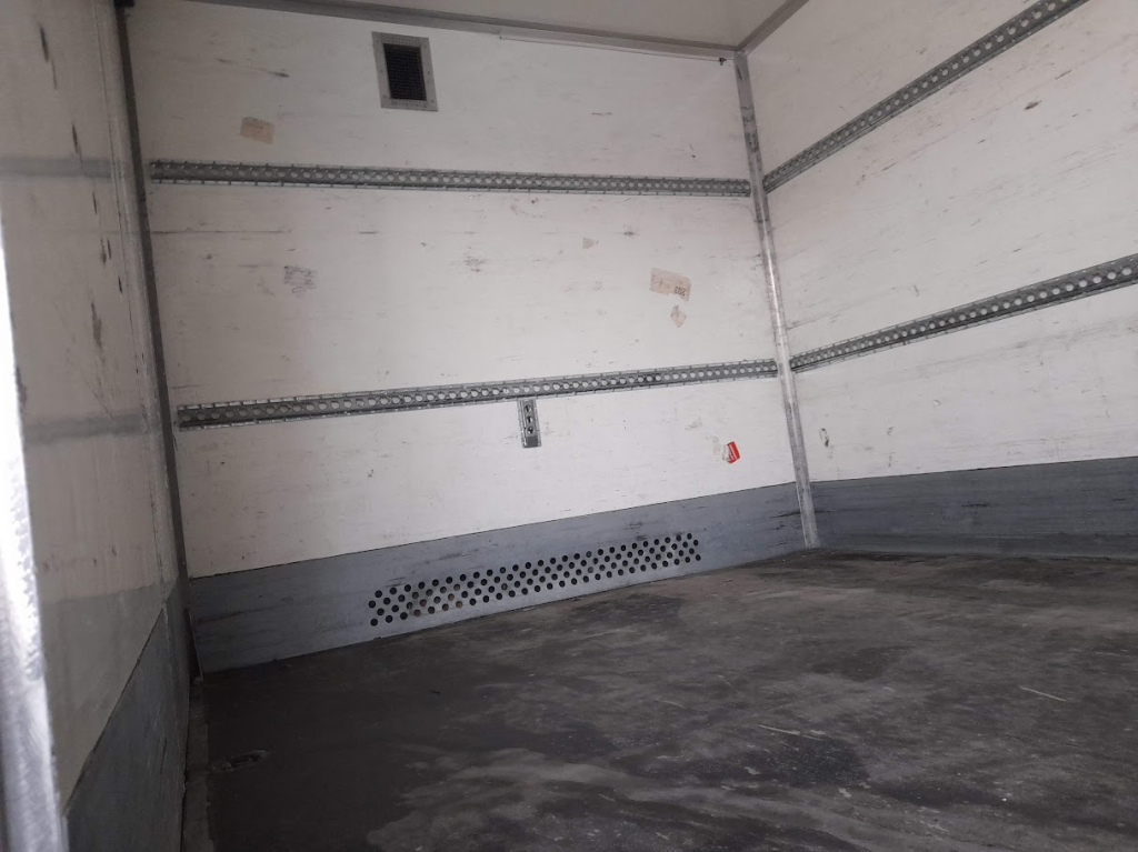 MB Atego 918 mit vollständiger Seitenöffnung + Karosserieheizung kuva 6