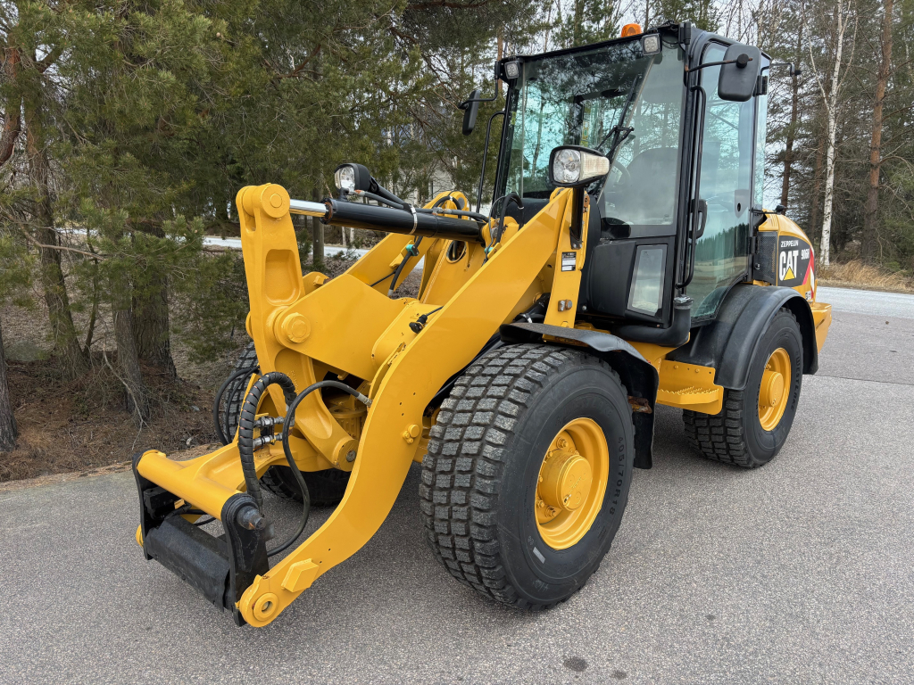 CATERPILLAR 906H + SZYBKOZŁĄCZE + DODATKOWA HYDRAULIKA + ŁYŻKA I KOLCE kuva 3