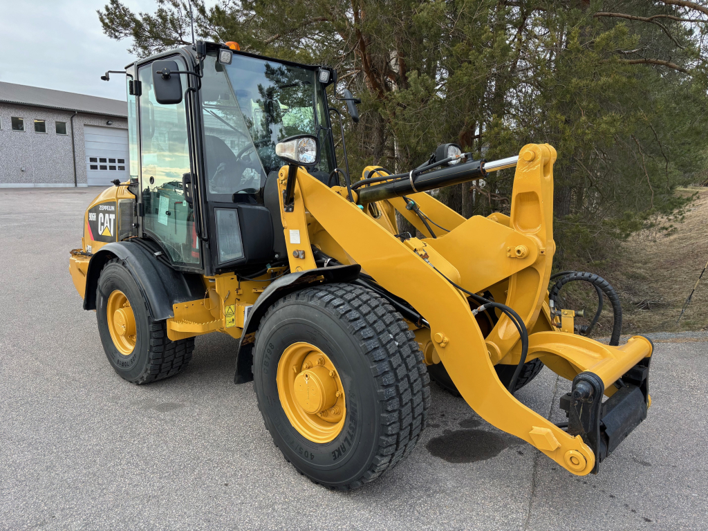 CATERPILLAR 906H + SZYBKOZŁĄCZE + DODATKOWA HYDRAULIKA + ŁYŻKA I KOLCE kuva 5