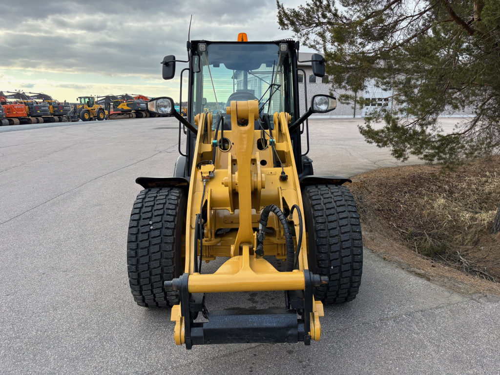 CATERPILLAR 906H + SZYBKOZŁĄCZE + DODATKOWA HYDRAULIKA + ŁYŻKA I KOLCE kuva 7