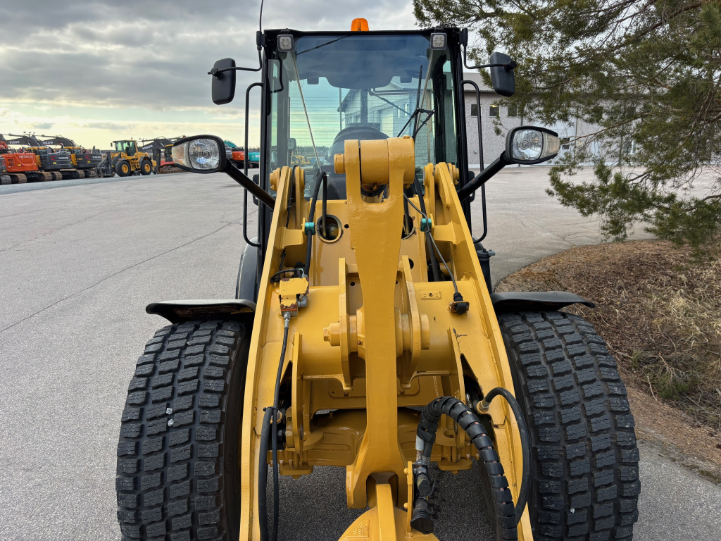 CATERPILLAR 906H + SZYBKOZŁĄCZE + DODATKOWA HYDRAULIKA + ŁYŻKA I KOLCE kuva 8