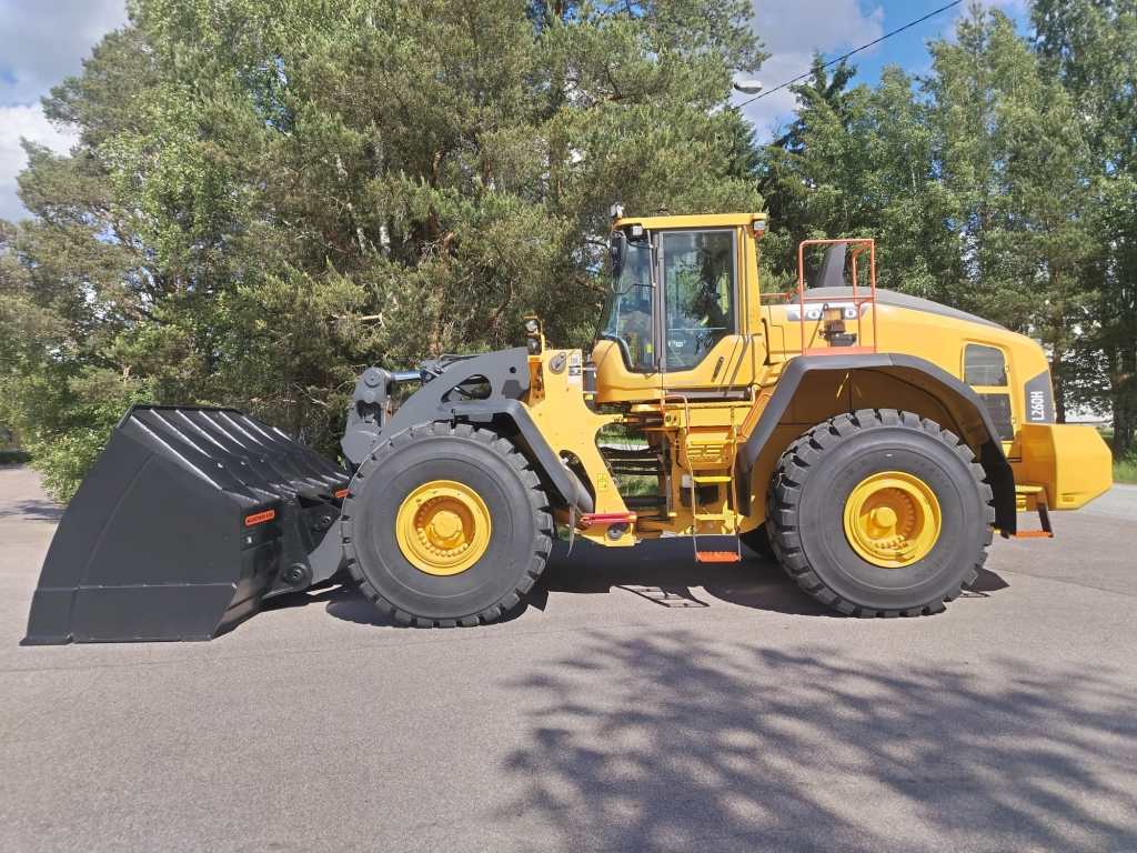 VOLVO L260H + STEG 5 + BSS + CDC-SPAKSTYRNING + EBERI + NY V-TIP-HOPPA