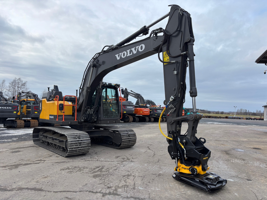 VOLVO EC180EL + 800MM TELAT + RASVARI + LÄMMITIN + EC226 PIHDILLÄ + NOVATRON 3D kuva 6