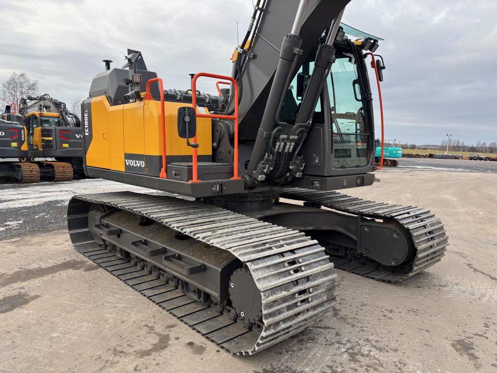 VOLVO EC180EL + 800MM TELAT + RASVARI + LÄMMITIN + EC226 PIHDILLÄ + NOVATRON 3D kuva 7
