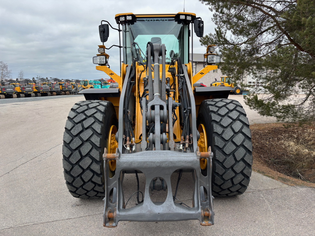 VOLVO L110H + موصل سريع + محركين هيدروليكيين إضافيين + توجيه ذراع BSS + CDC kuva 7