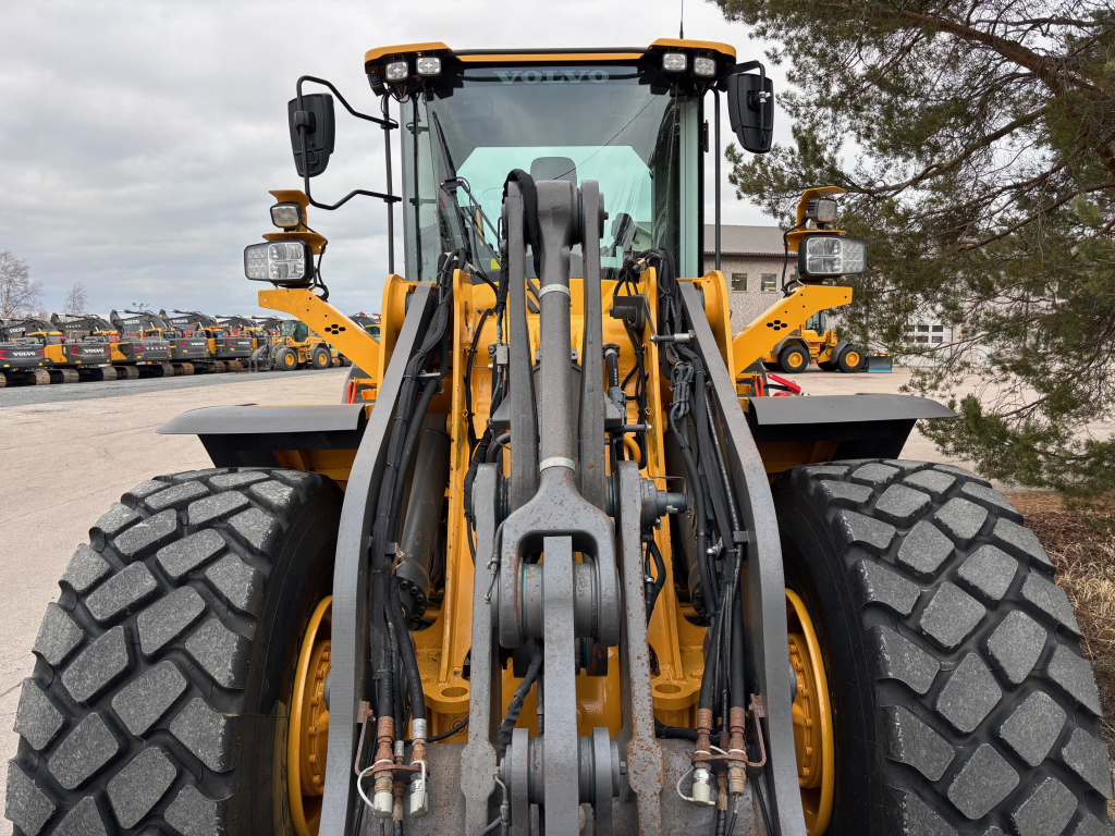 VOLVO L110H + موصل سريع + محركين هيدروليكيين إضافيين + توجيه ذراع BSS + CDC kuva 8