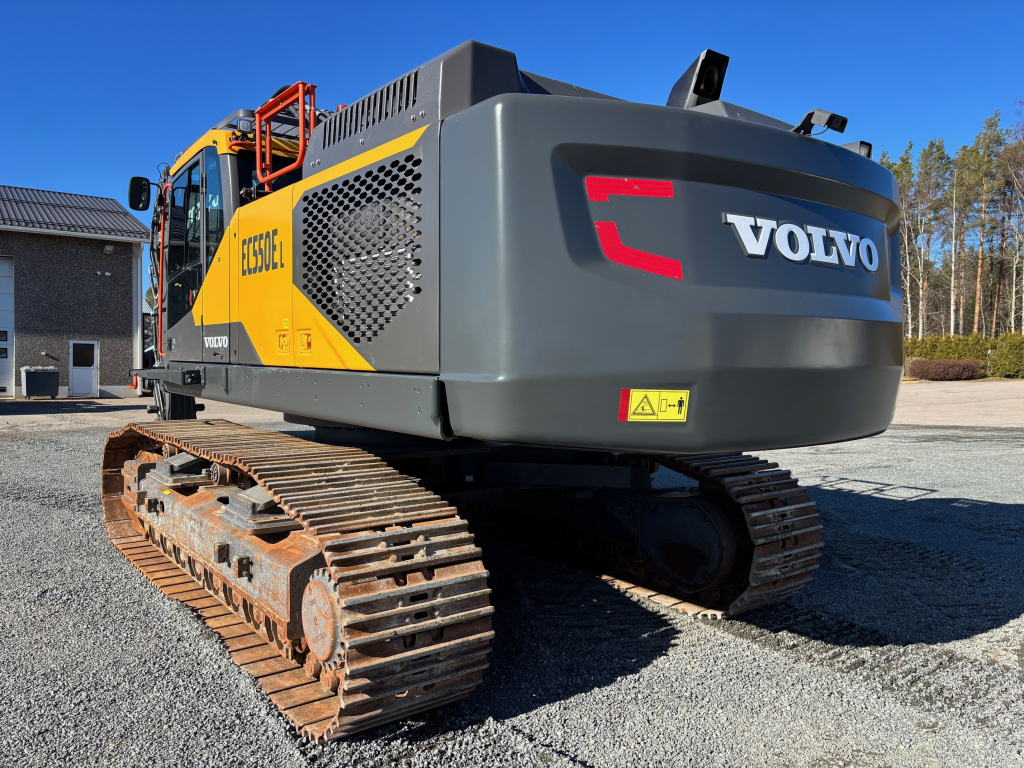 VOLVO EC550EL + 750 mm roomikud + TÄISPIKKAD JUHKUD + KAKS HÜDRAULIKAajamit + määre kuva 2