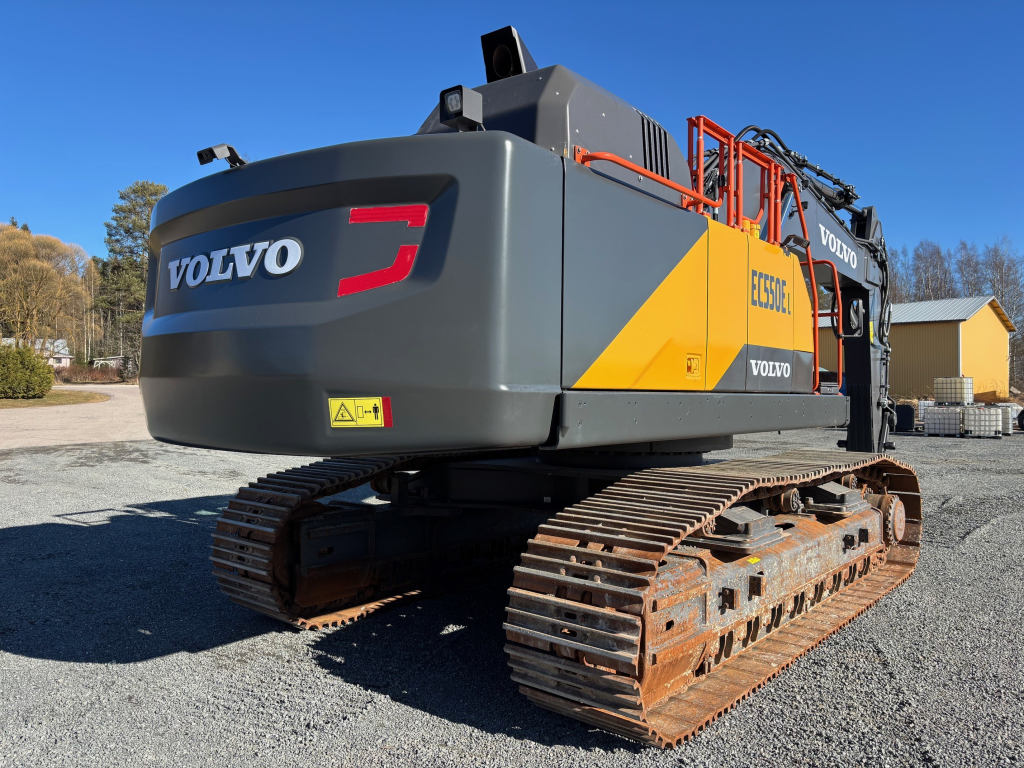 VOLVO EC550EL + 750 mm roomikud + TÄISPIKKAD JUHKUD + KAKS HÜDRAULIKAajamit + määre kuva 5