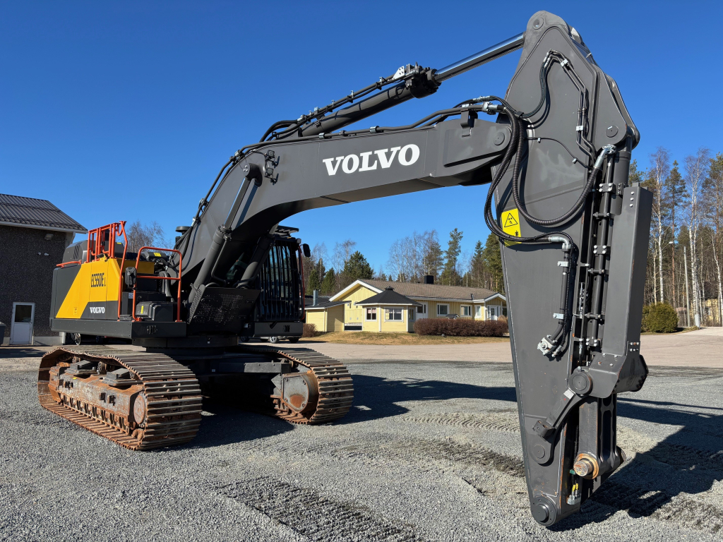 VOLVO EC550EL + 750 mm roomikud + TÄISPIKKAD JUHKUD + KAKS HÜDRAULIKAajamit + määre kuva 6