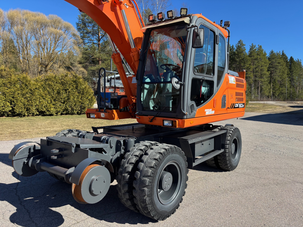 DOOSAN DX160W-3 轨道机 + 润滑脂 + 加热器 + PROBO INDEXATOR R6 带钳子 kuva 4