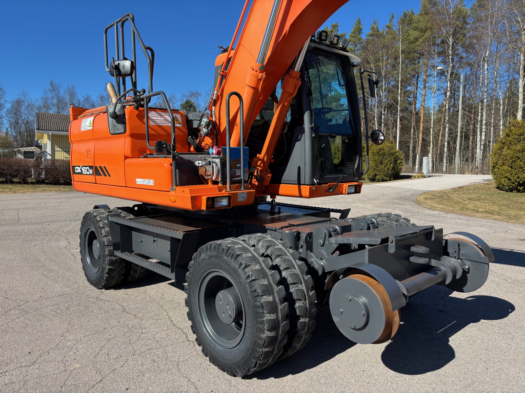 DOOSAN DX160W-3 轨道机 + 润滑脂 + 加热器 + PROBO INDEXATOR R6 带钳子 kuva 7