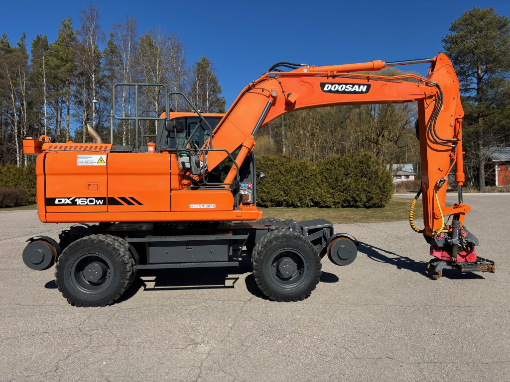 DOOSAN DX160W-3 轨道机 + 润滑脂 + 加热器 + PROBO INDEXATOR R6 带钳子 kuva 8