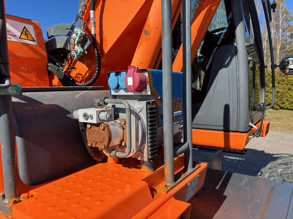 DOOSAN DX160W-3 轨道机 + 润滑脂 + 加热器 + PROBO INDEXATOR R6 带钳子 kuva 12