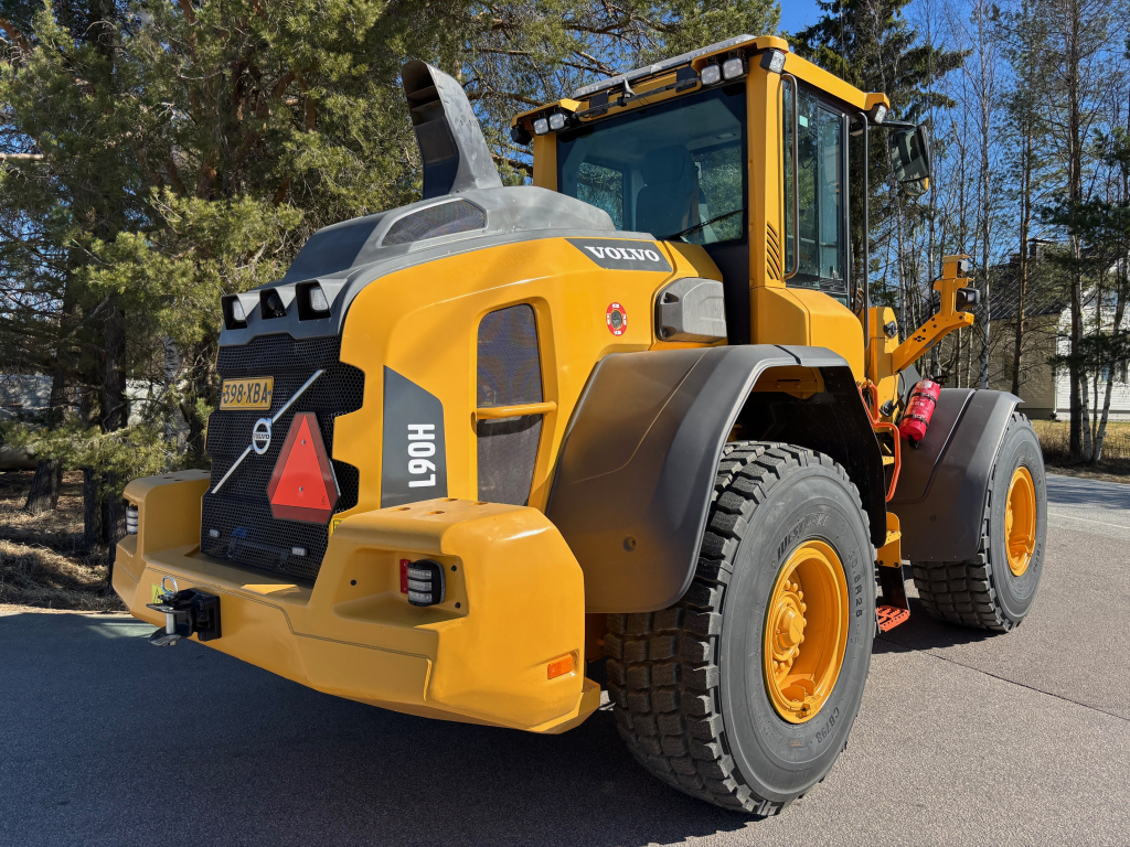 VOLVO L90H + ACOPLAMIENTO RÁPIDO + HIDRÁULICO ADICIONAL + BSS + CDC + CONTRAPESO ADICIONAL + NEUMÁTICOS 100% kuva 4