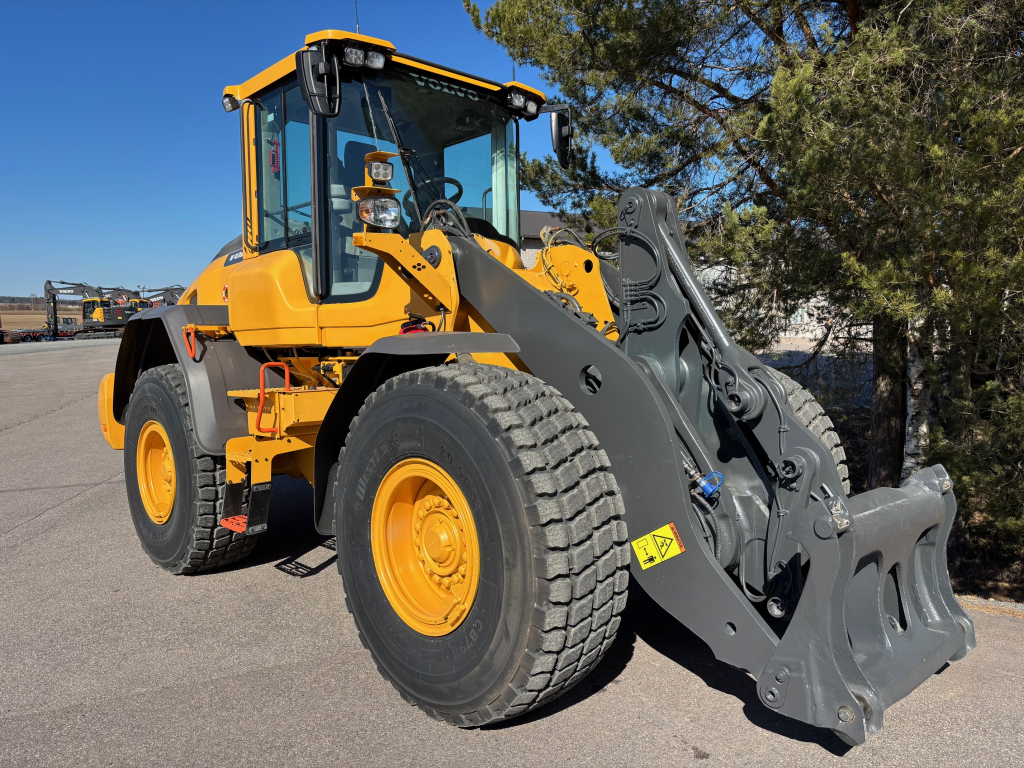VOLVO L90H + ACOPLAMIENTO RÁPIDO + HIDRÁULICO ADICIONAL + BSS + CDC + CONTRAPESO ADICIONAL + NEUMÁTICOS 100% kuva 5