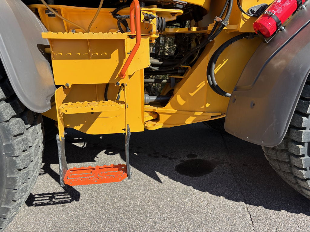 VOLVO L90H + ACOPLAMIENTO RÁPIDO + HIDRÁULICO ADICIONAL + BSS + CDC + CONTRAPESO ADICIONAL + NEUMÁTICOS 100% kuva 11