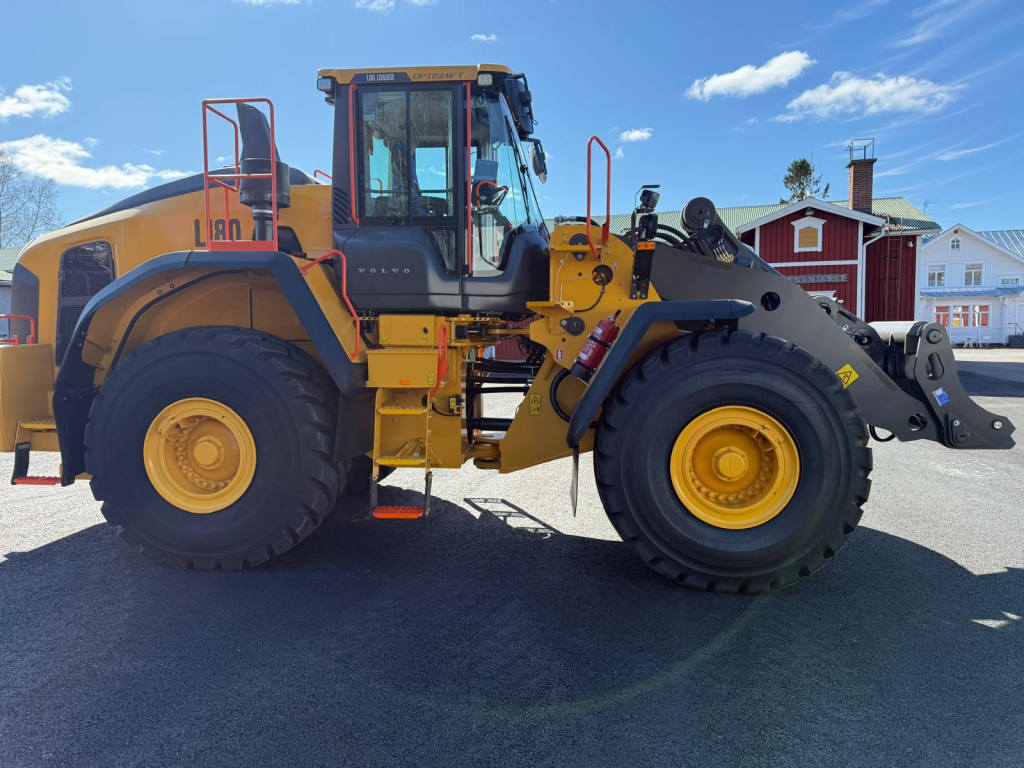 VOLVO L180K + GYORSCSATLAKOZÓ + KÉT KIEGÉSZÍTŐ HIDRAULIKA HAJTÁS + CDC KAROS KORMÁNYZÁS + TOVÁBBI ELLENSÚLY kuva 4