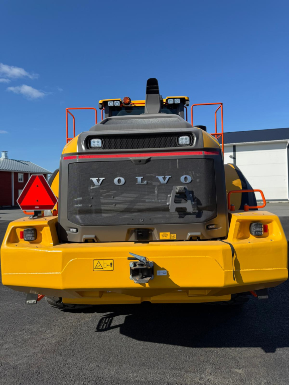 VOLVO L180K + GYORSCSATLAKOZÓ + KÉT KIEGÉSZÍTŐ HIDRAULIKA HAJTÁS + CDC KAROS KORMÁNYZÁS + TOVÁBBI ELLENSÚLY kuva 7