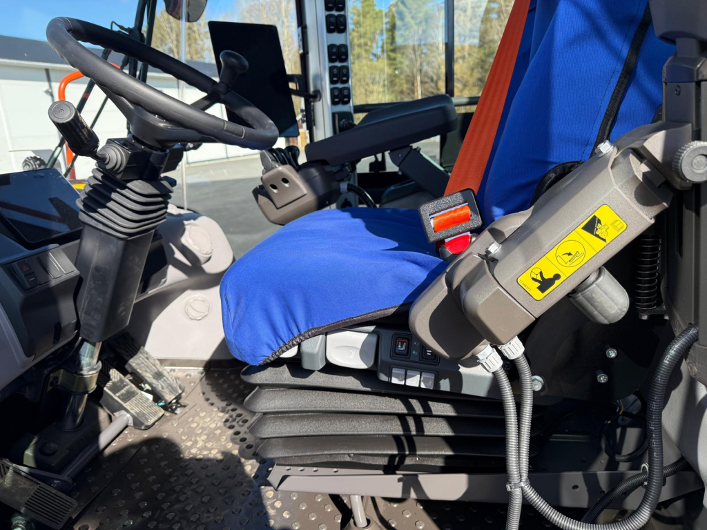 VOLVO L180K + GYORSCSATLAKOZÓ + KÉT KIEGÉSZÍTŐ HIDRAULIKA HAJTÁS + CDC KAROS KORMÁNYZÁS + TOVÁBBI ELLENSÚLY kuva 10