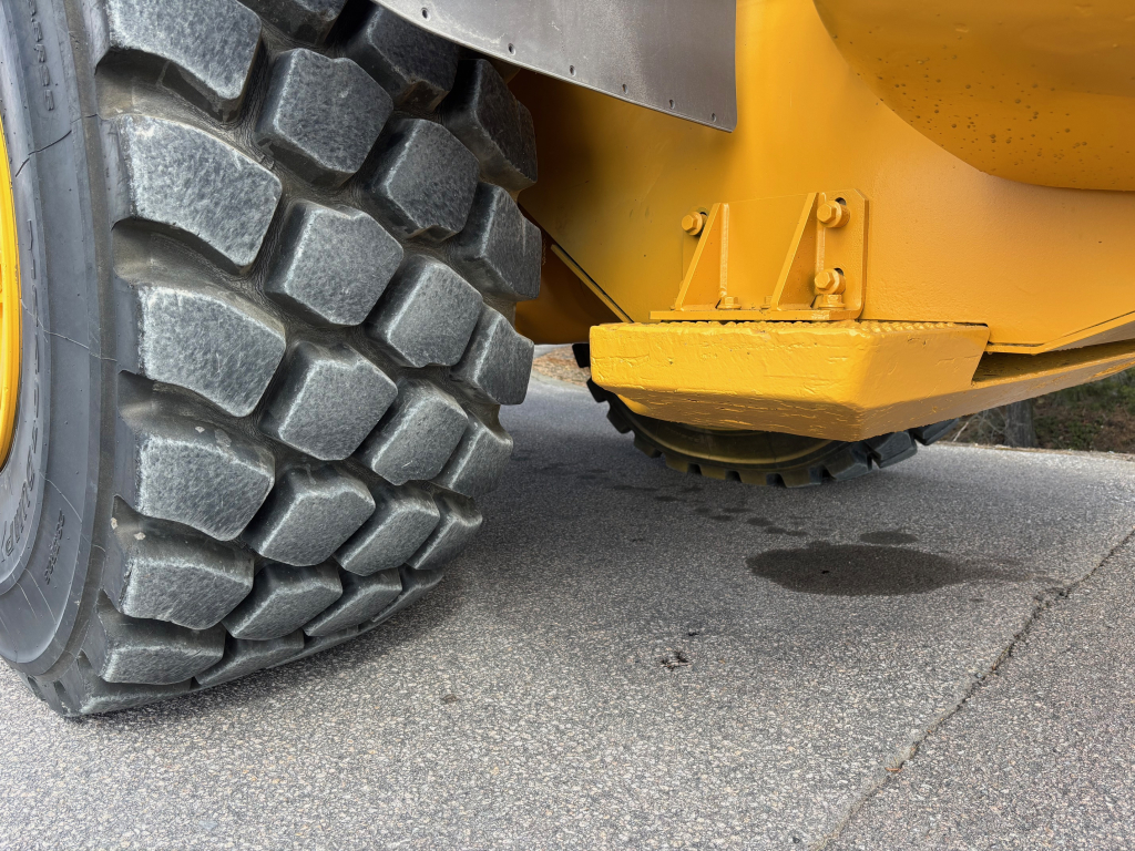VOLVO L120F + QUICK CONNECTOR + TVÅ YTTERLIGARE HYDRAULISKA DRIFTER + BSS + EBERI + LOADMASTER SCALE kuva 9