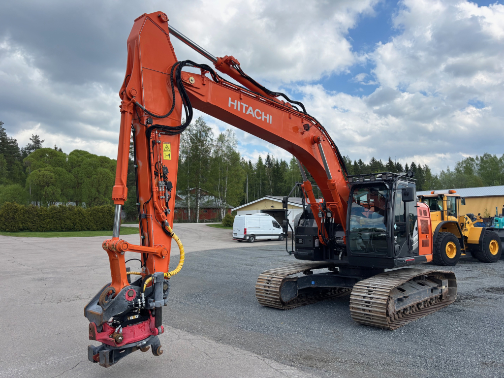 HITACHI ZAXIS225USLC-6 + RASVARI + LÄMMITIN + INDEXATOR R8 + LEICA 3D kuva 3