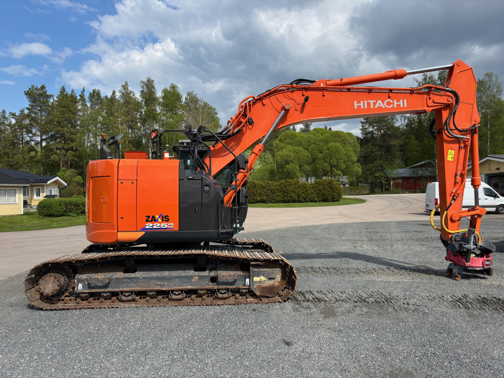 HITACHI ZAXIS225USLC-6 + RASVARI + LÄMMITIN + INDEXATOR R8 + LEICA 3D kuva 8