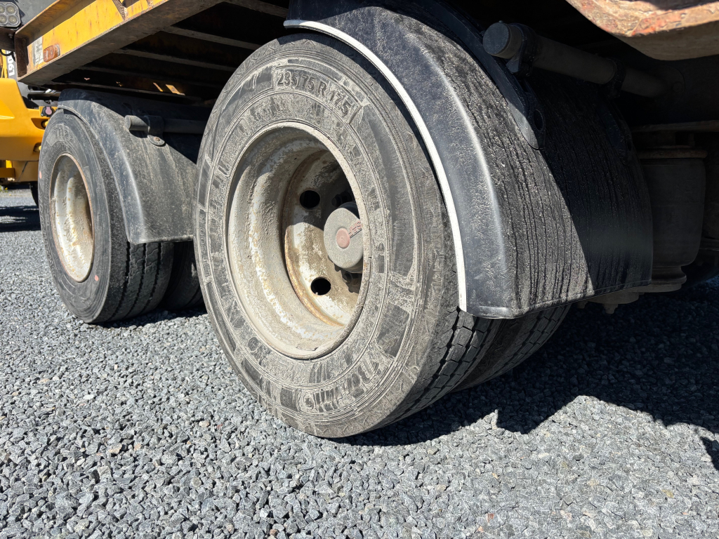HUMBAUR 4-OSIOWY + POMPOWANY POKŁAD 9,8M + PODUSZKI POWIETRZNE + ROZDZIAŁ + NAPADY HYDRAULICZNE kuva 10